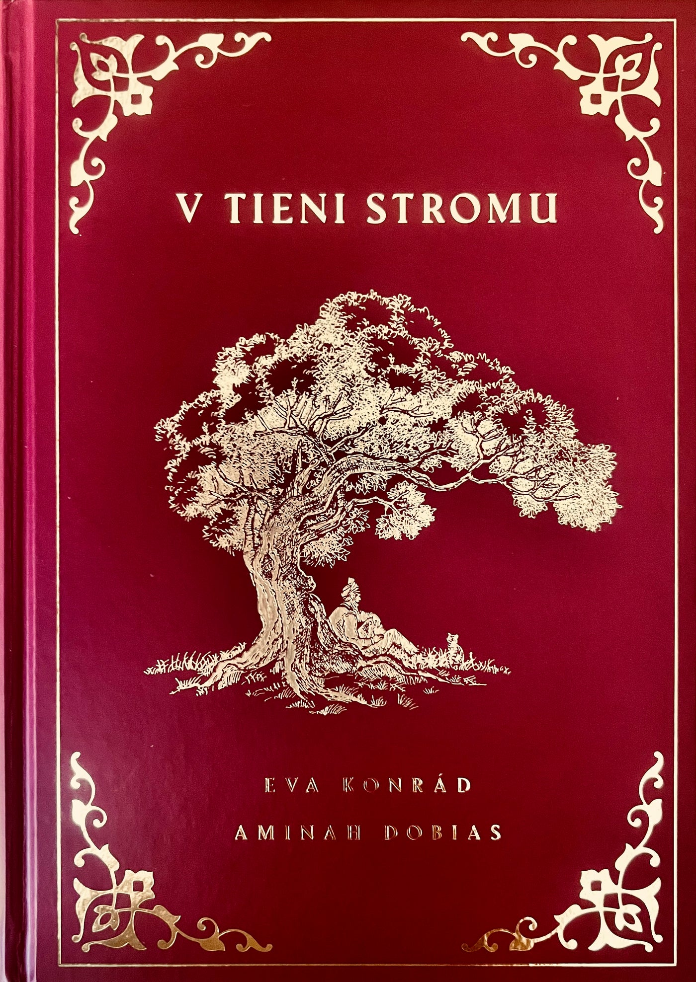 V TIENI STROMU